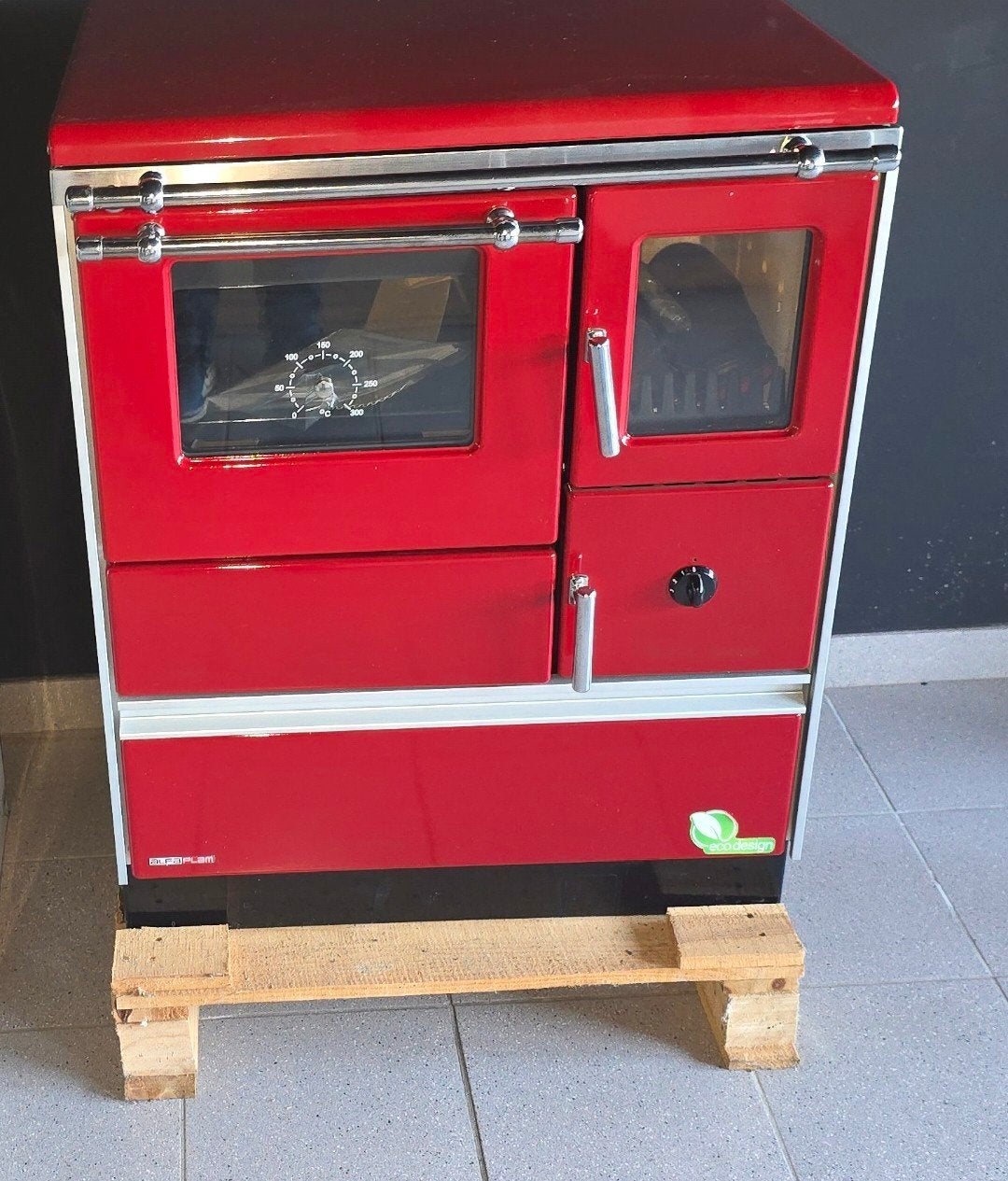 Rood Vrijstaand Fornuis met Oven - Nieuw, Hete lucht, 60 cm of meer, Nieuw, Energieklasse A of zuiniger