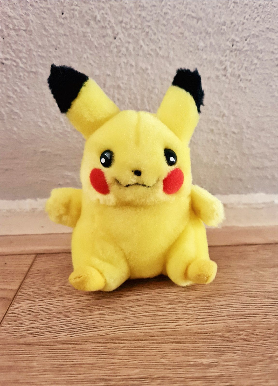 Pikachu van 15cm lang - jaren 90, Kinderen en Baby's, Speelgoed | Knuffels en Pluche, Overige merken, Geel, Overige typen, Ophalen of Verzenden