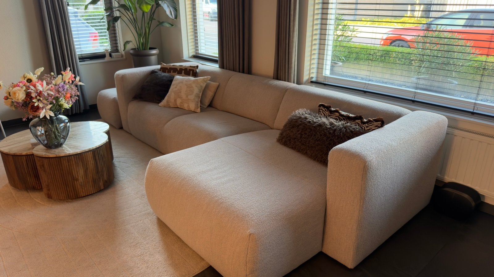 Loods5 Hoekbank Benno 300cm Teddy Naturel + Hocker 90 cm, Huis en Inrichting, Ophalen, Zo goed als nieuw