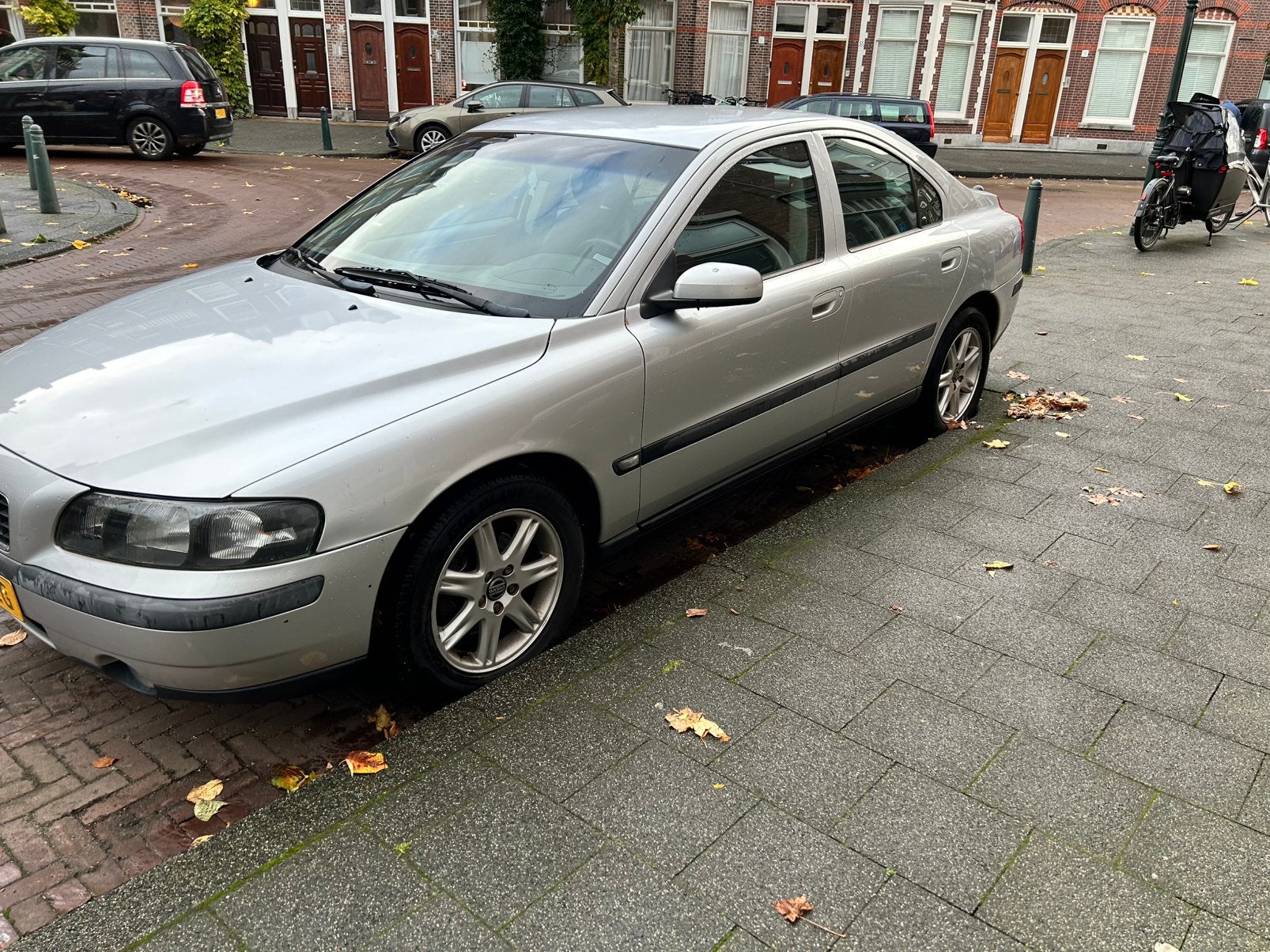 Volvo S60 2.4 170PK 2003 Grijs, Auto's, Voorwielaandrijving, 1442 kg, S60, 75 €/maand