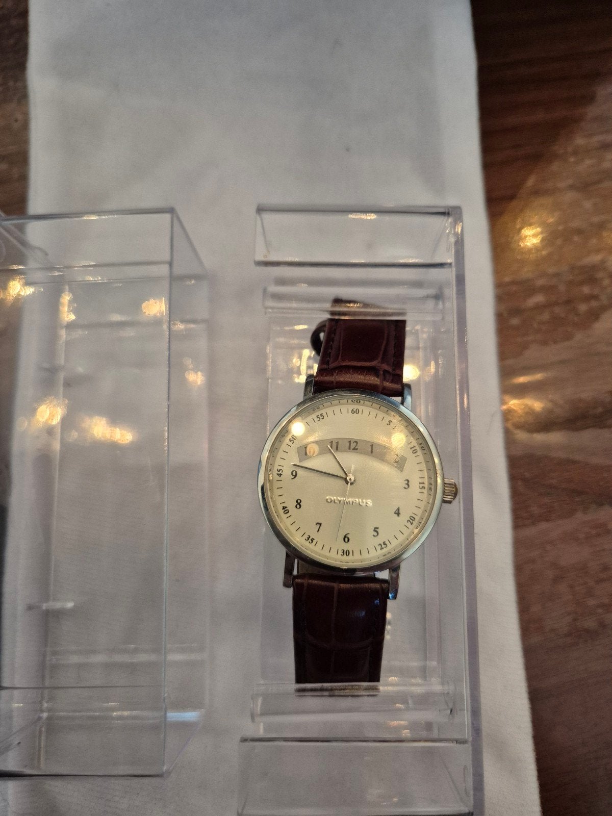 Zeldzaam Vintage Olympus Quartz Horloge - NIEUW IN DOOS (Ret, Ophalen of Verzenden, Nieuw, Polshorloge, Leer