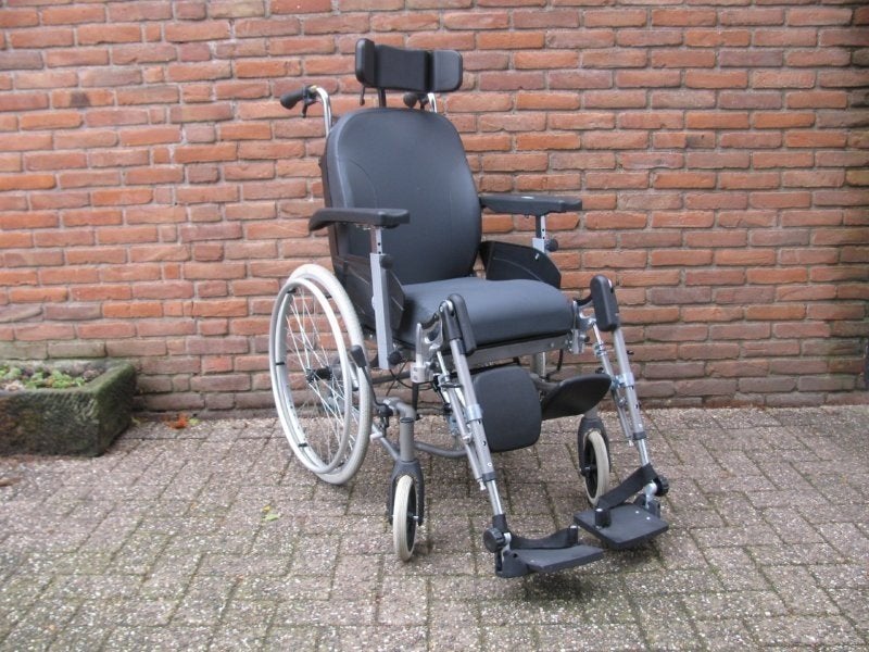 Vermeiren vastframe kantelbare rolstoel Zitbreedte 44 cm, Ophalen, Zo goed als nieuw, Duwrolstoel
