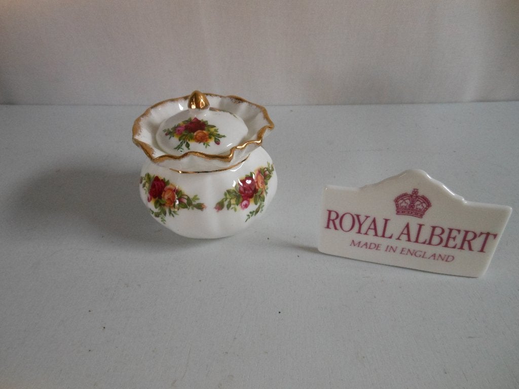 Royal Albert Old Country Roses Dorothy Box, Ophalen of Verzenden