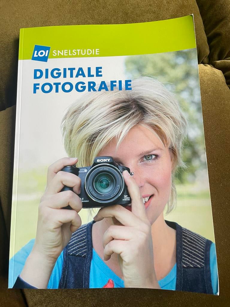LOI Snelstudie Digitale Fotografie - Leer fotograferen, Ophalen of Verzenden, Zo goed als nieuw, Fotografie algemeen