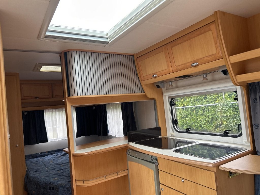 Beyerland Quartz 460 LB FRANS BED RONDZIT, Caravans en Kamperen, Niet ingevuld, Schokbreker, Rondzit, Bedrijf