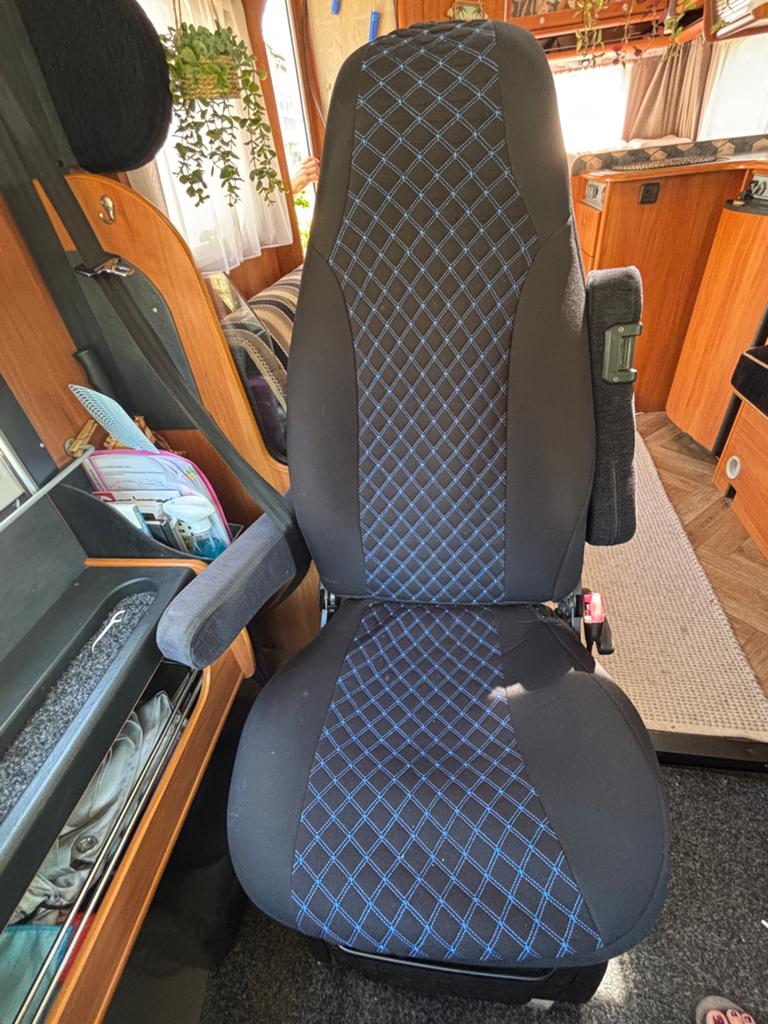 2 Comfortabele stoelhoezen met blauw ruitpatroon, Ophalen of Verzenden, Zo goed als nieuw
