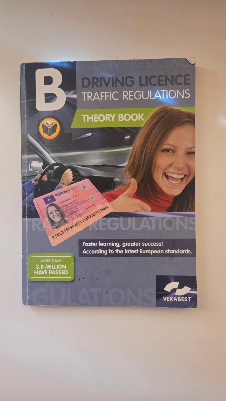 Vekabest Rijbewijs B Theorieboek - Engels, Ophalen of Verzenden, Gelezen, Overige niveaus, Vekabest