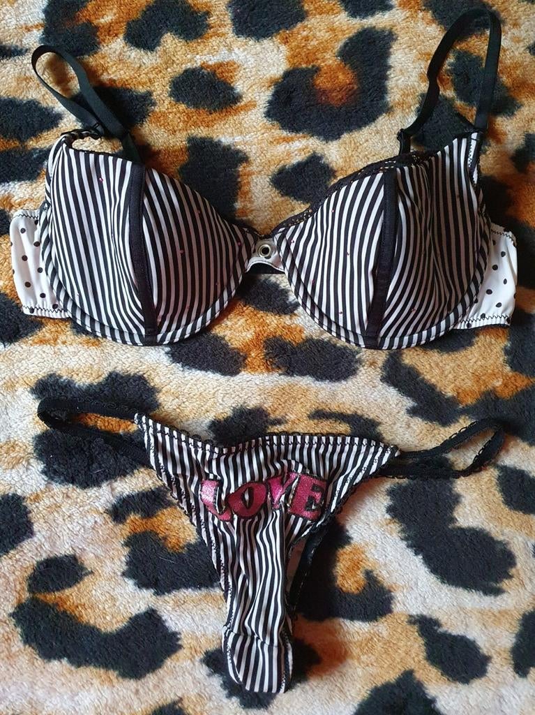 Wit Zwarte Streepjes & Polkadots BH met String - 80B & M, Ophalen of Verzenden, Overige kleuren, Setje
