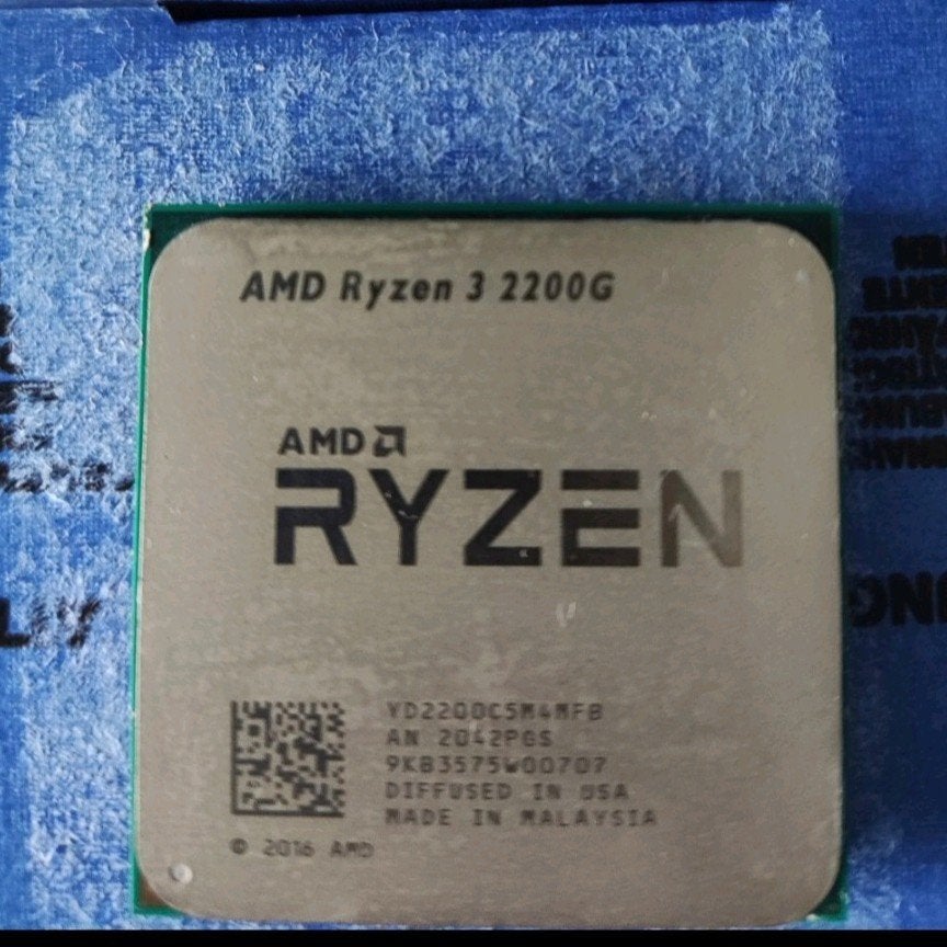 AMD Ryzen 3 2200g met originele AMD koeler, Computers en Software, Processors, Ophalen of Verzenden, Zo goed als nieuw, 3 tot 4 Ghz