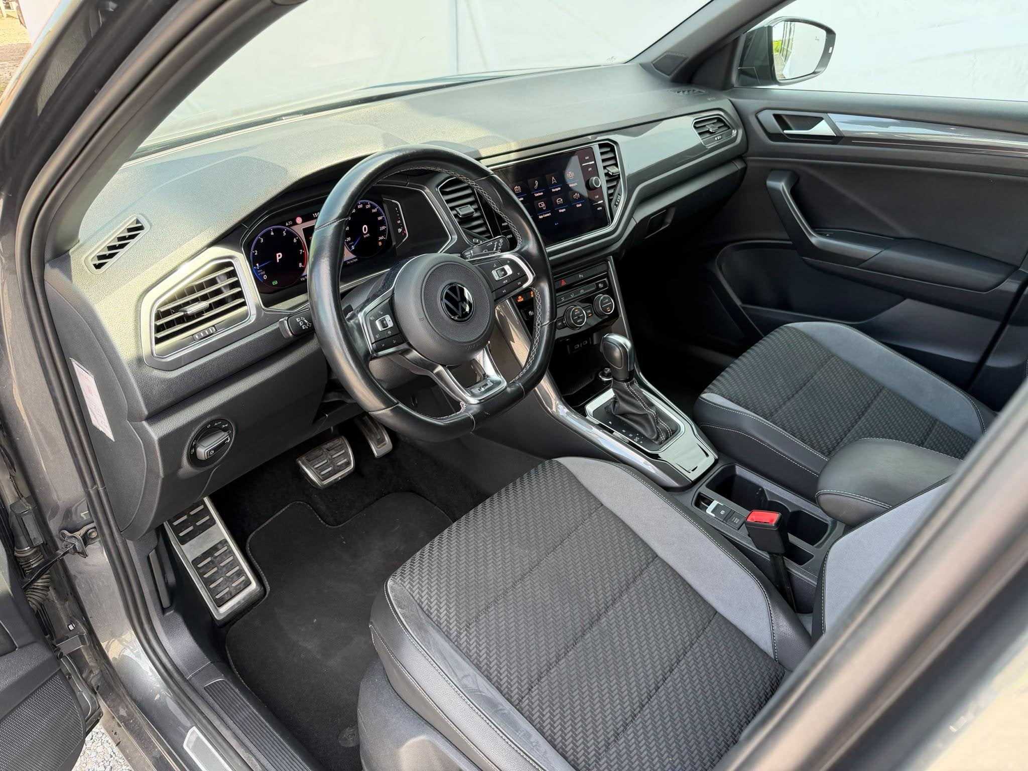 Volkswagen T-Roc 1.5 TSI Sport Business R // Camera // ACC /, Auto's, 1254 kg, Stof, Euro 6, 4 cilinders