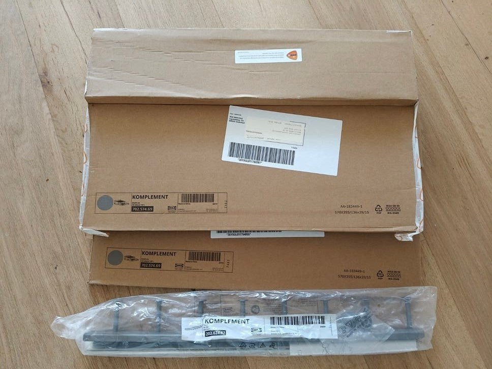 Ikea Komplement: 2 schoenenplanken en riemenhaak, nieuw, Ophalen, Nieuw
