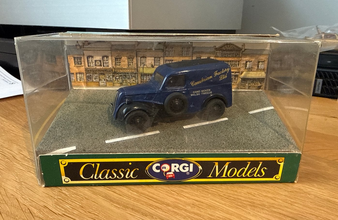 Corgi Classic Models D980 Ford Popular Van nieuw in doos, Ophalen of Verzenden, Zo goed als nieuw, Auto, Overige merken