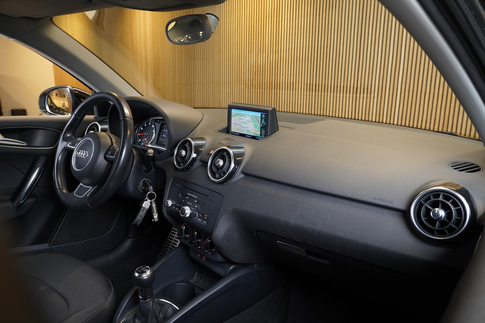 Audi A1 Sportback 1.2TFSI/85pk S-Line Admired|2014|Trekhaak|, Auto's, Voorwielaandrijving, Zwart, 4 cilinders, 4 stoelen