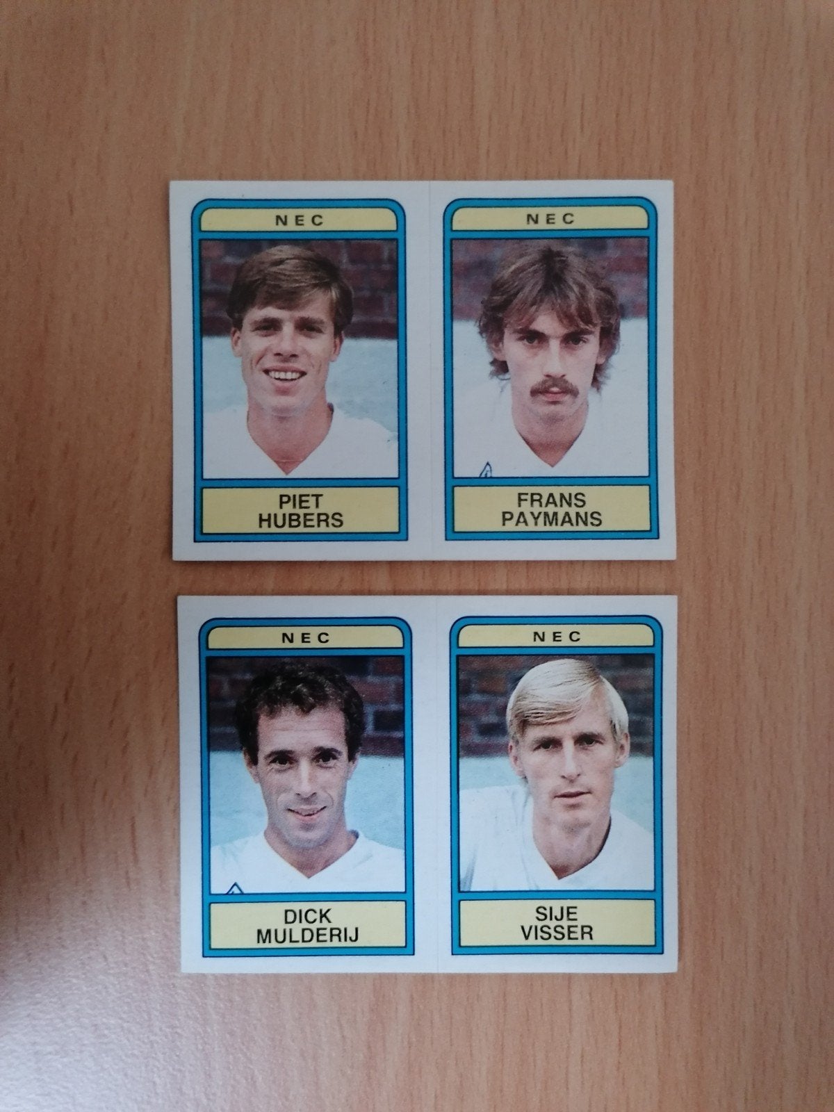 Panini Voetbal 84 NEC 2x., Ophalen of Verzenden, Zo goed als nieuw, Sticker
