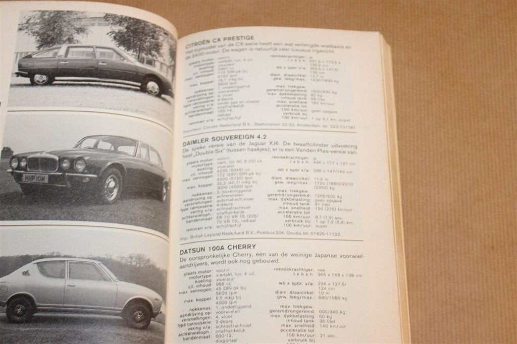 Kies Uw Auto 1977 — KNAC Autojaarboek — 270 Auto\'s, Ophalen of Verzenden, Gelezen, Algemeen