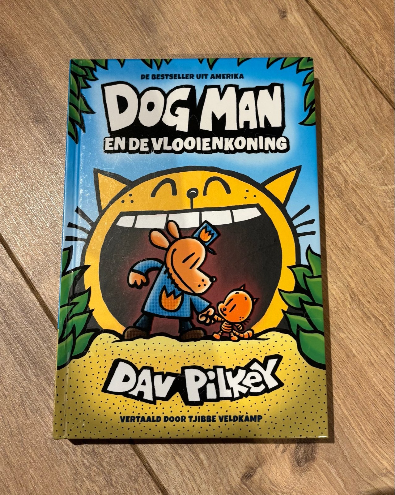Dog Man en de Vlooienkoning - Dav Pilkey, Boeken, Ophalen of Verzenden, Zo goed als nieuw, Fictie algemeen