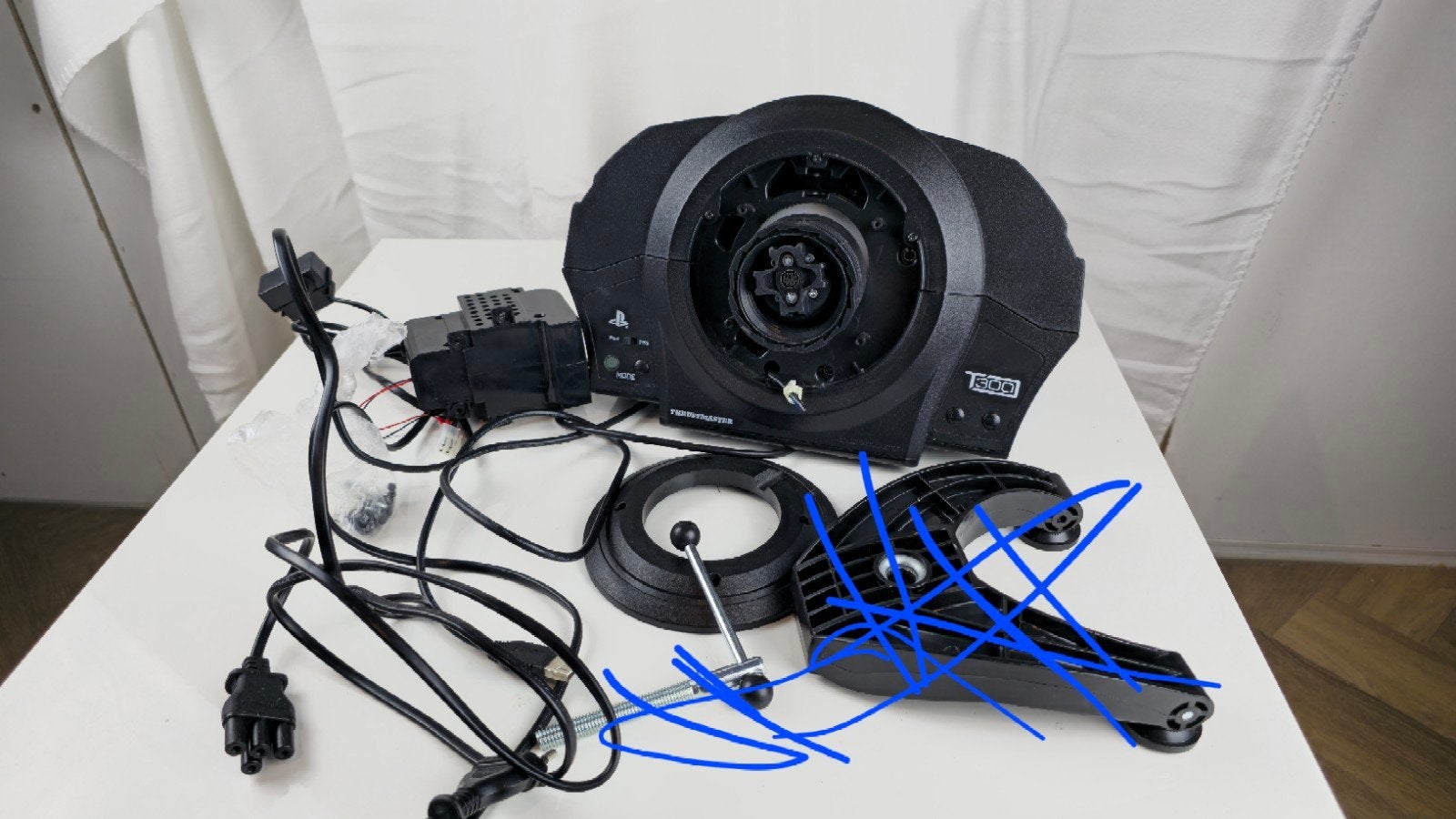 Thrustmaster T300 RS defect voor onderdelen -, Racestuur, Force feedback, Ophalen of Verzenden, Niet werkend
