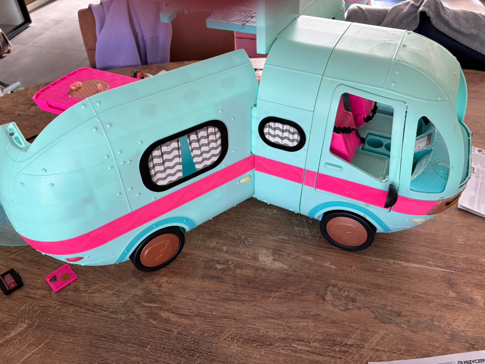 Foto 11 van L.O.L. Surprise! 2-in-1 Glamper Camper