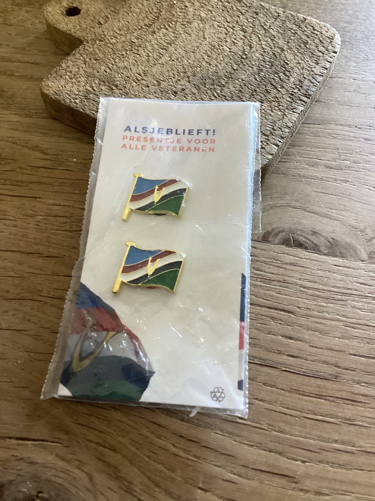 Pin Veteranen, Verzenden, Zo goed als nieuw