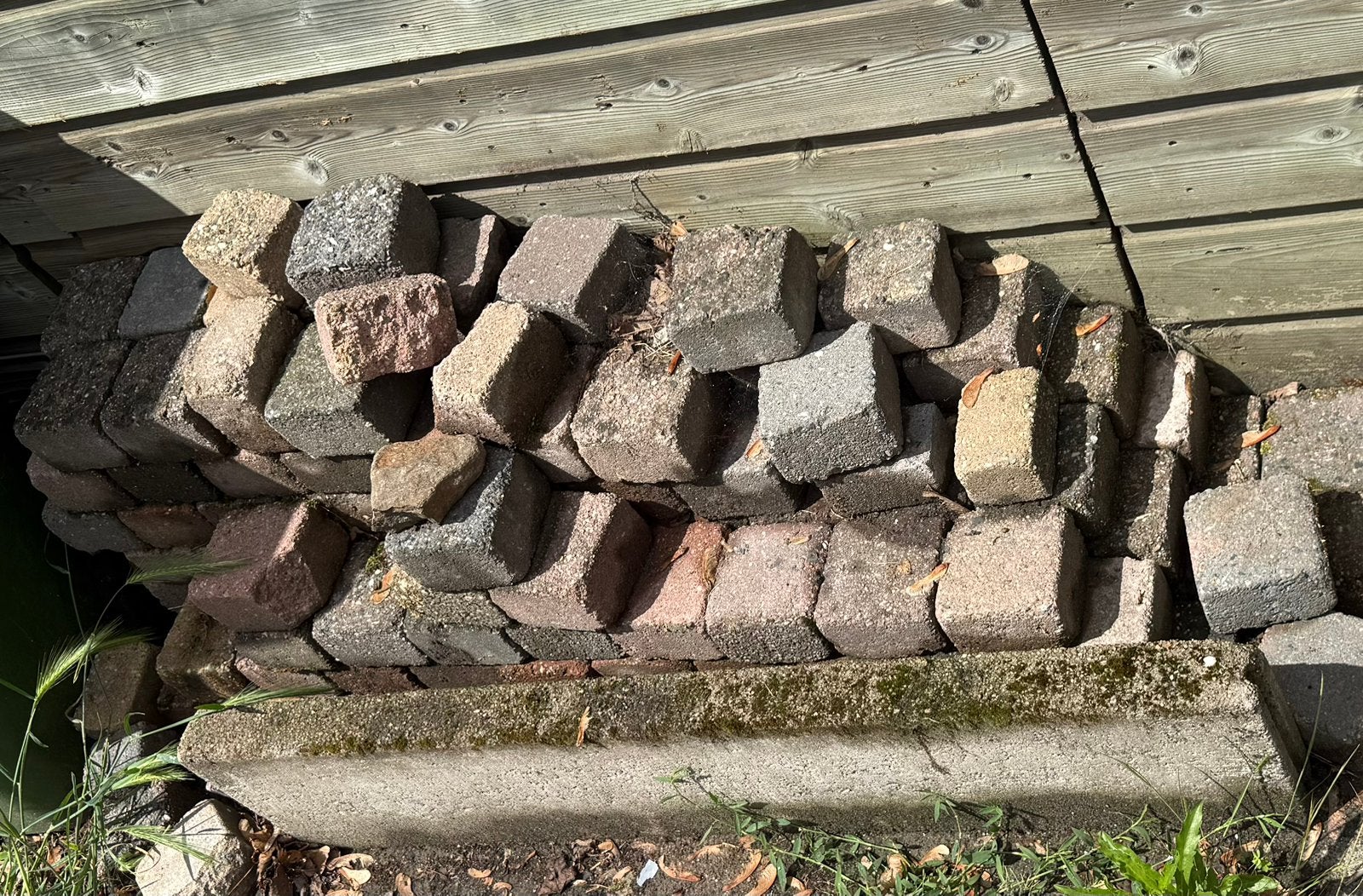 Gratis ophalen: tegeltjes, Tuin en Terras, Tegels en Klinkers, Ophalen, Gebruikt, Klinkers, Minder dan 5 m²