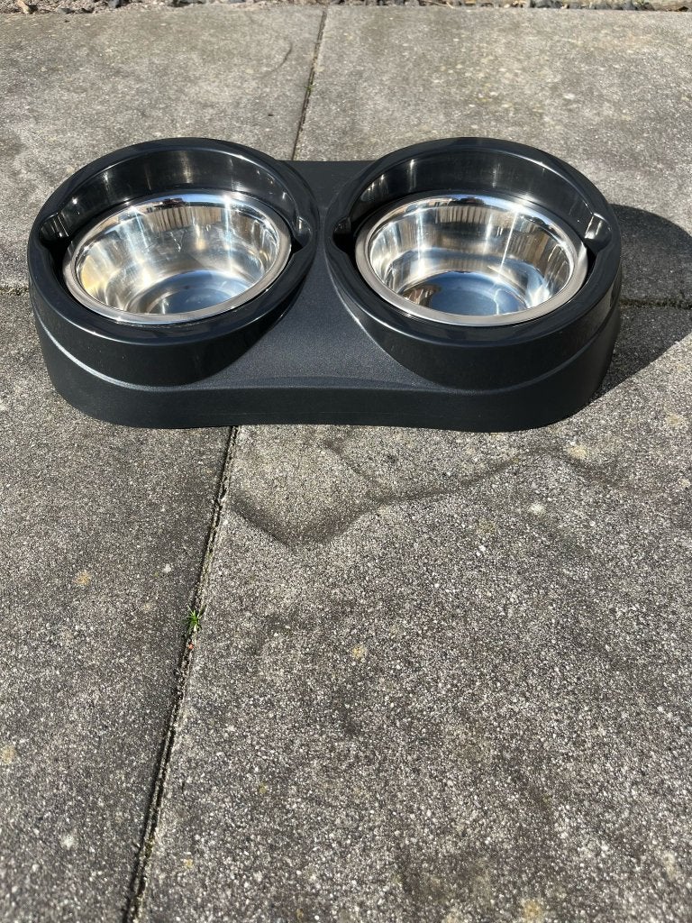 Kunststof (honden)voerbakkenhouder met rvs bakken, Dieren en Toebehoren, Honden-accessoires, Ophalen of Verzenden, Gebruikt