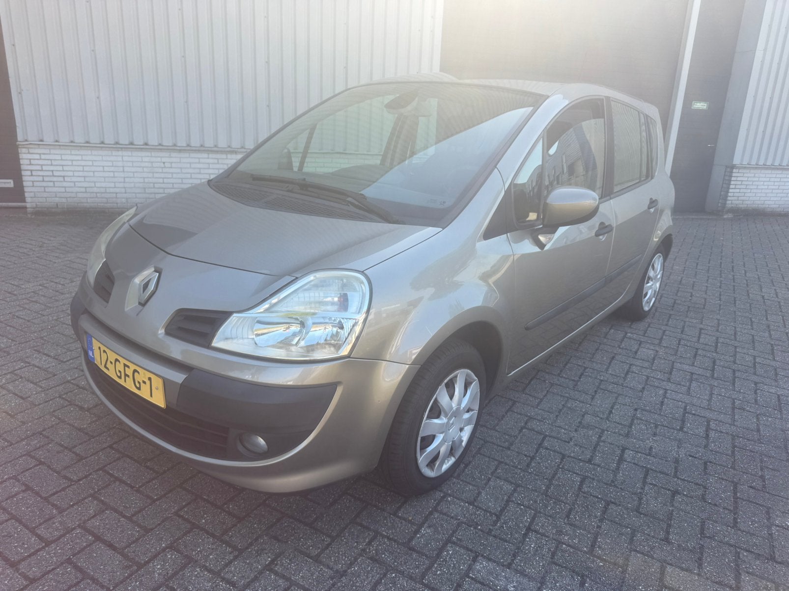 Renault Grand Modus 1.2 16V Quickshift 2008 Beige, Auto's, Renault, 4 cilinders, Beige, Origineel Nederlands, Bedrijf