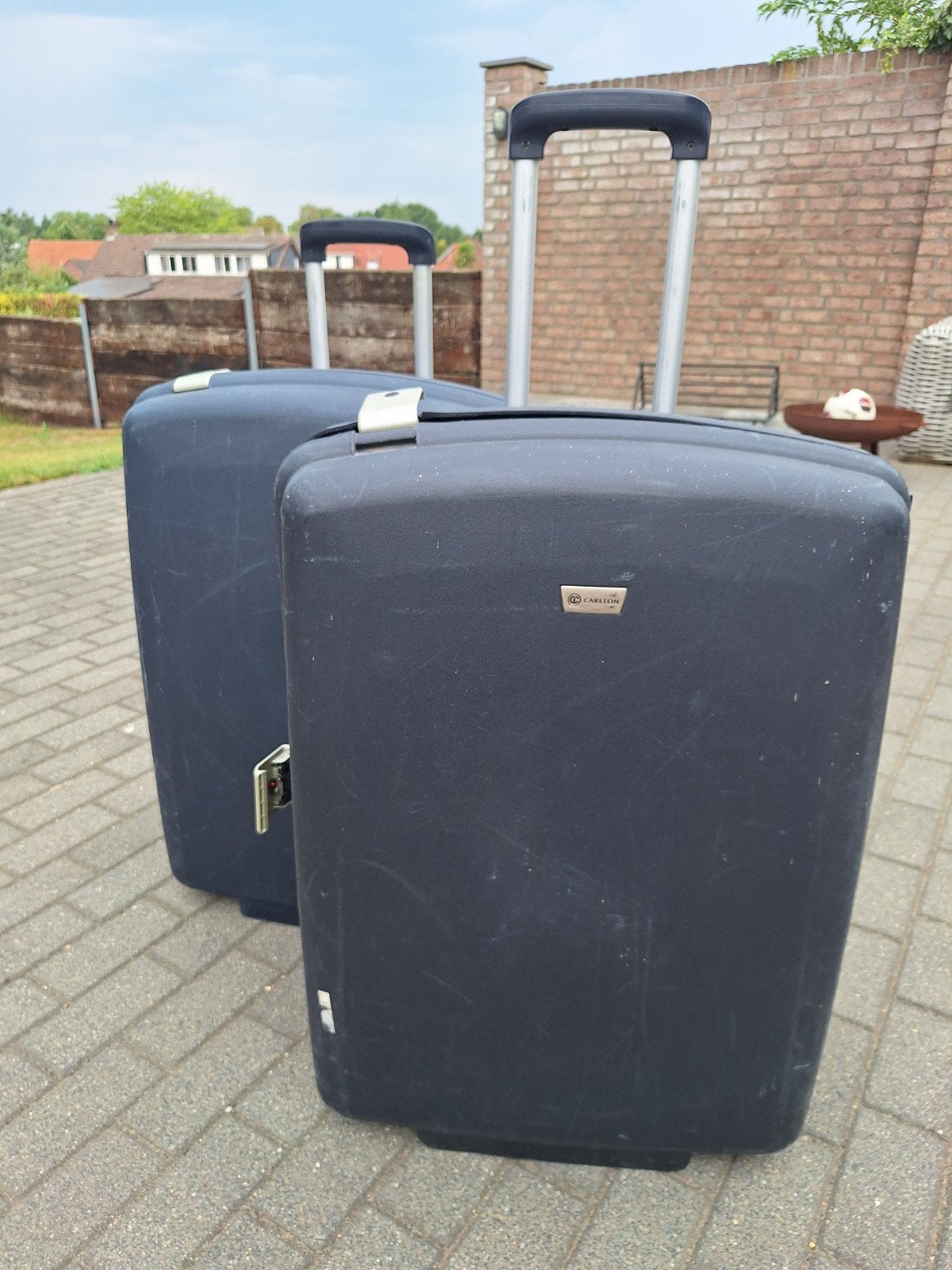 2 Grote Carlton hardcase koffers - 80 liter, met wieltjes, Gebruikt, Hard kunststof, 70 cm of meer, Wieltjes