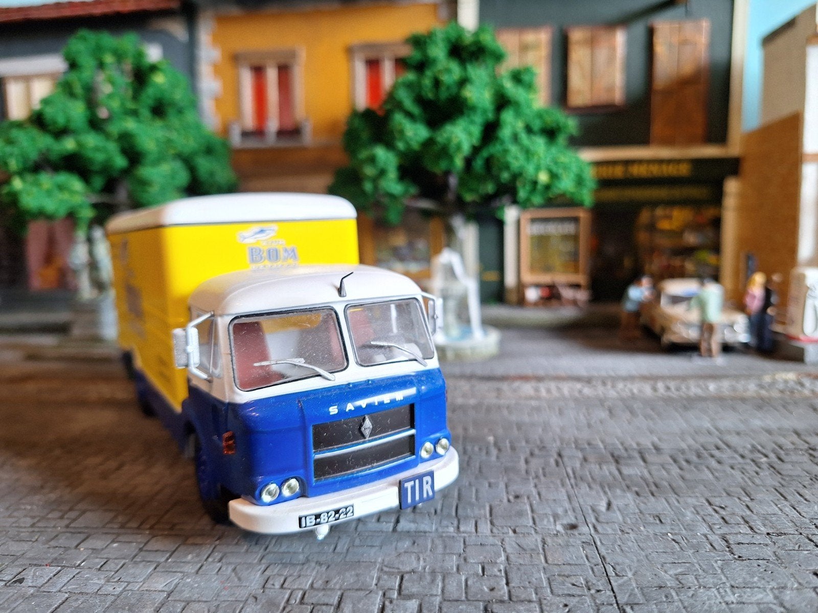 altaya Saviem JL 17, Ophalen of Verzenden, Zo goed als nieuw, Bus of Vrachtwagen, Overige merken