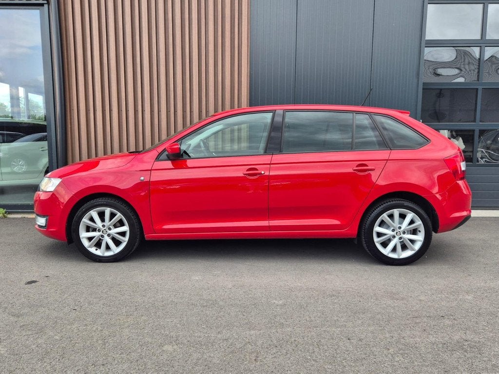 Skoda Rapid Spaceback 1.2 TSI Greentech Ambition Businesslin, Auto's, Skoda, Voorwielaandrijving, Euro 5, Gebruikt, Zwart