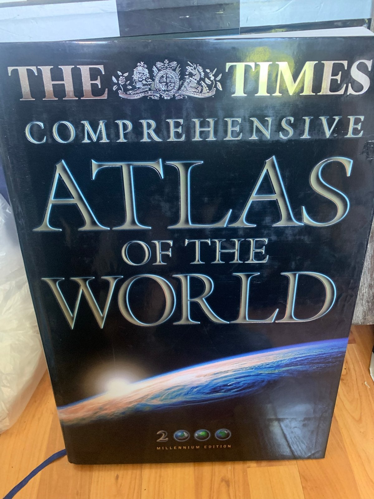 The Times Comprehensive Atlas of the World - Millennium Edit, Boeken, Ophalen, Overige atlassen, 2000 tot heden, Zo goed als nieuw