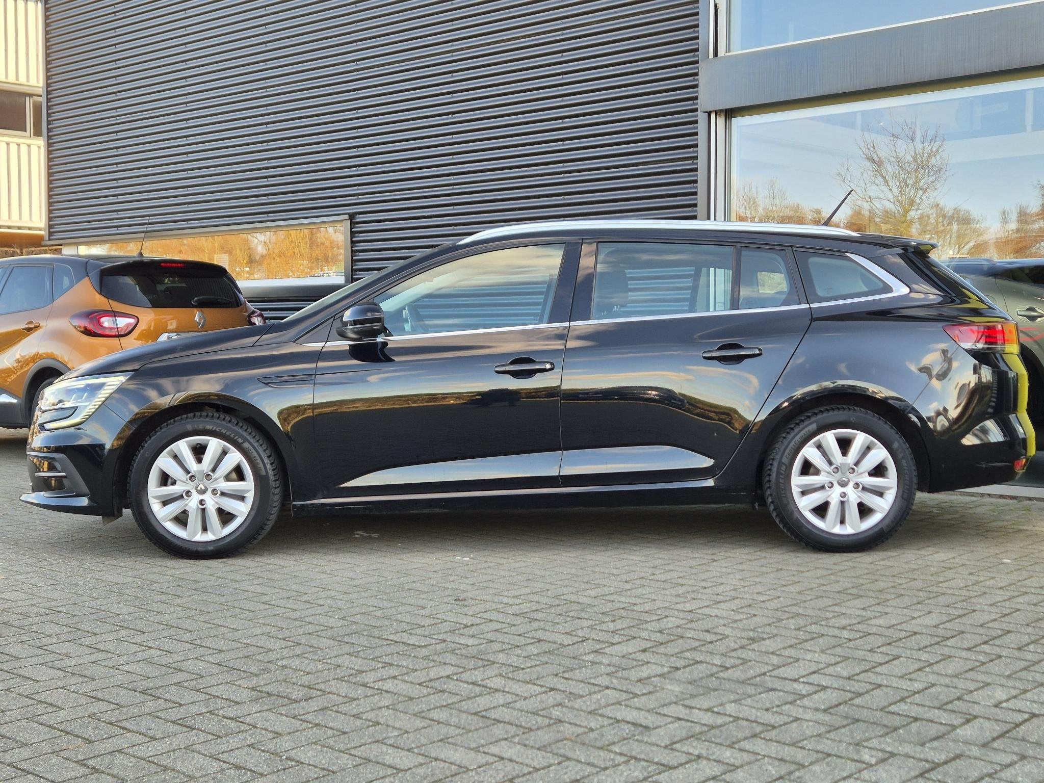 Renault Mégane Estate 1.3 TCe 140 EDC AUTOMAAT Business Edt, Stof, Gebruikt, Euro 6, 4 cilinders