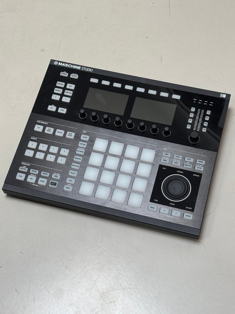 Maschine Studio, Ophalen, Zo goed als nieuw