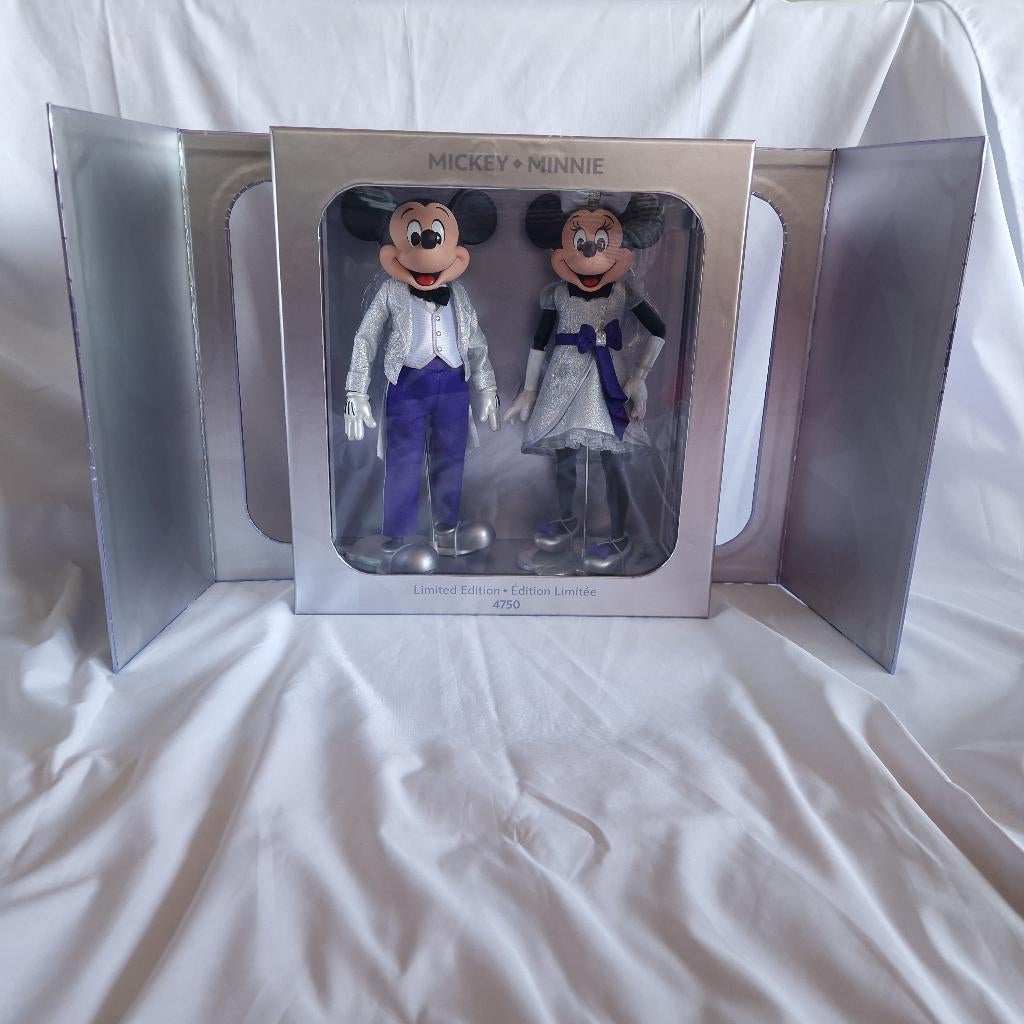 Disney Mickey Minnie Mouse Limited Edition doll set poppen, Verzamelen, Ophalen of Verzenden, Mickey Mouse, Nieuw, Beeldje of Figuurtje