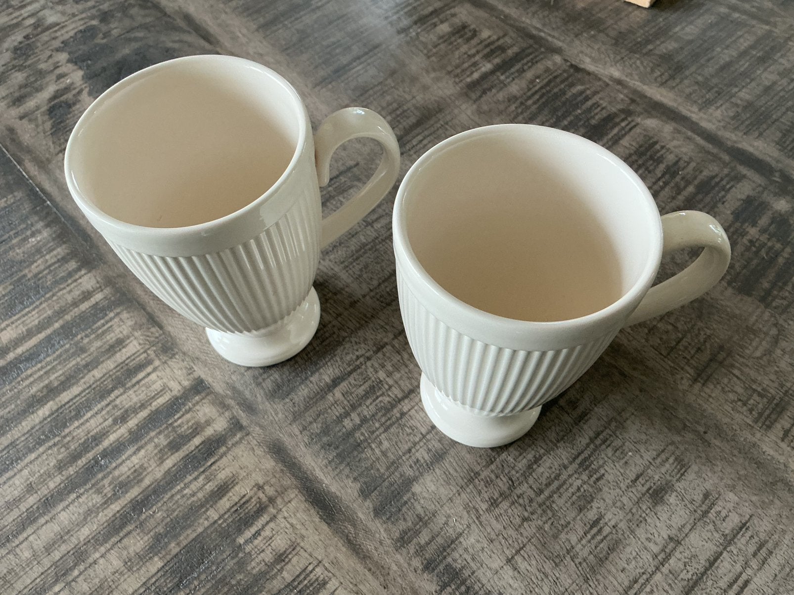 2 Wedgwood Winsor bekers op voet als nieuw, Ophalen, Zo goed als nieuw, Aardewerk, Kop(pen) en/of Schotel(s)