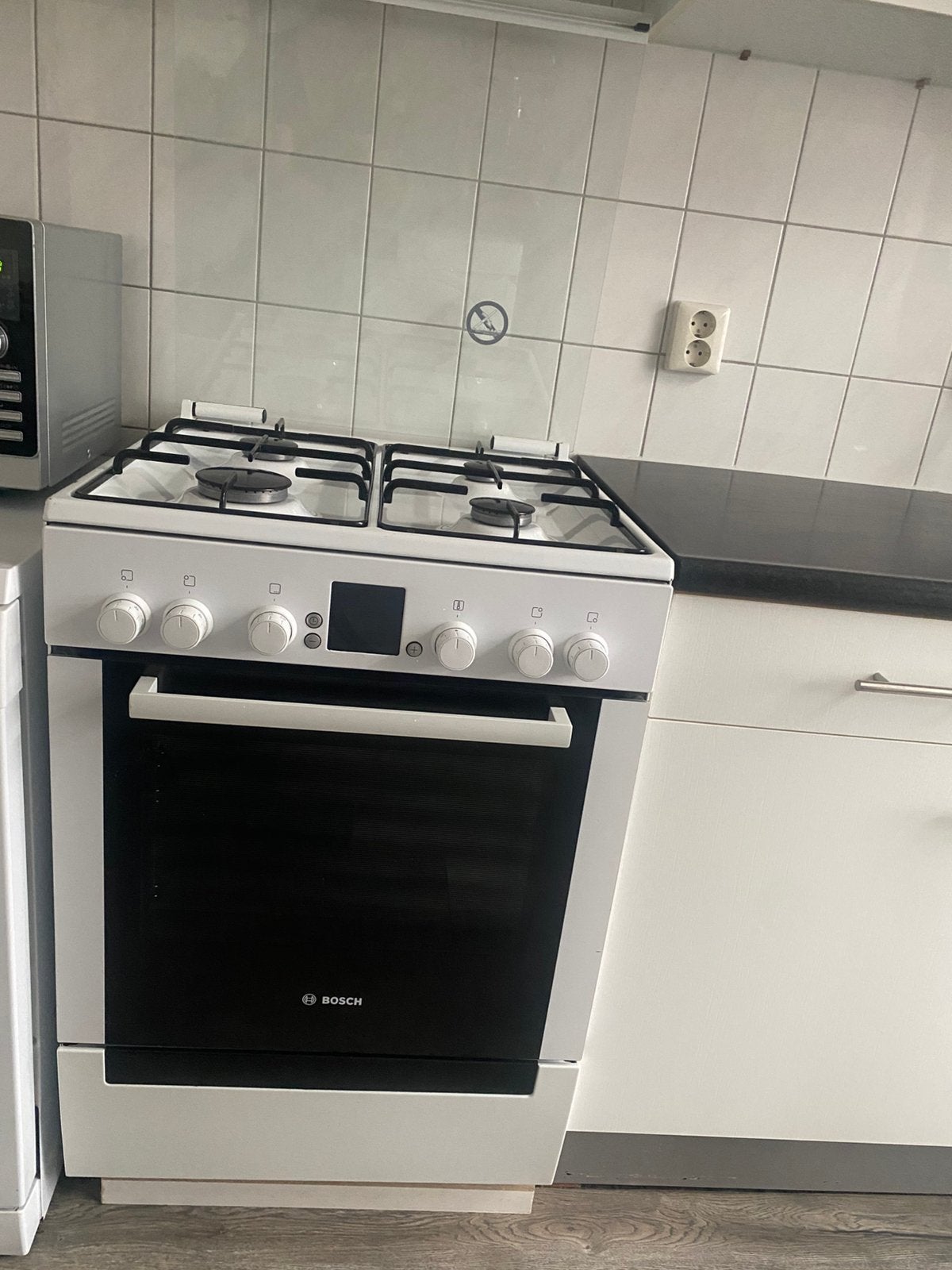 Bosch net gasfornuis met heteluchtoven, Witgoed en Apparatuur, Fornuizen, Ophalen, Gebruikt, Warmhoudplaat, 4 kookzones