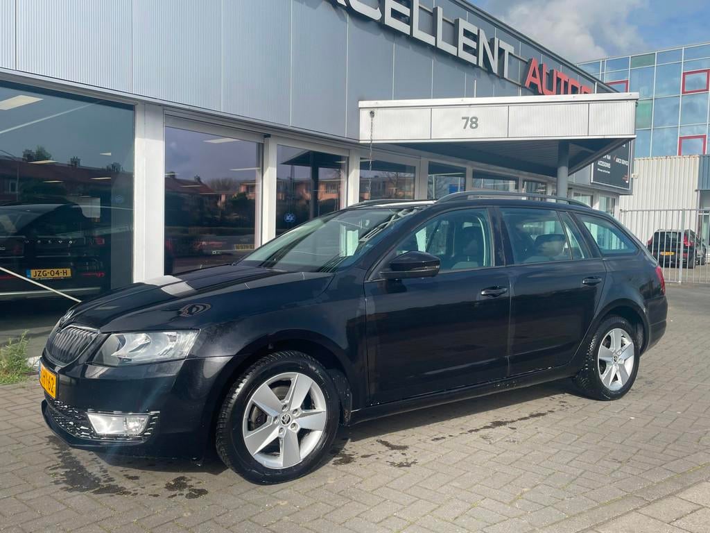 Skoda Octavia Combi 1.2 TSI Greentech Ambition Businessline, Voorwielaandrijving, Euro 5, Stof, Gebruikt