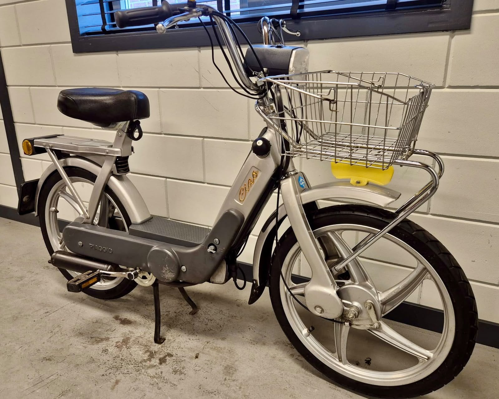 Zeer nette vespa ciao, Ophalen, Zo goed als nieuw
