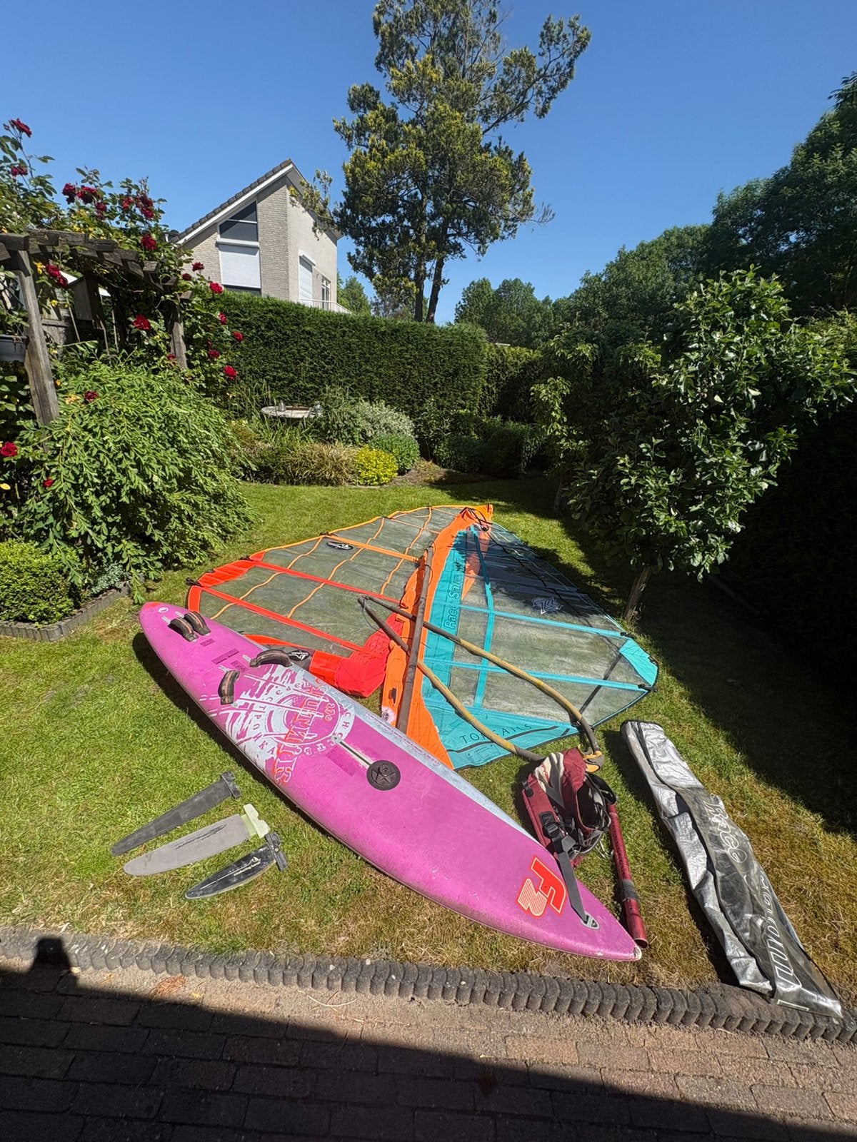 Windsurfset compleet – board + 2 zeilen, Watersport en Boten, Ophalen, Zo goed als nieuw, Complete set