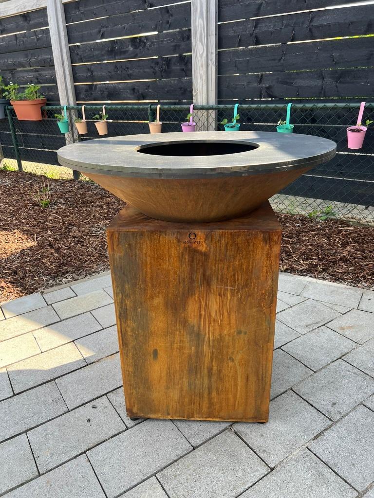 Ofyr 85 classic cortenstaal. Nooit gebruikt, Tuin en Terras, Houtskoolbarbecues, Ophalen, Nieuw, OFYR