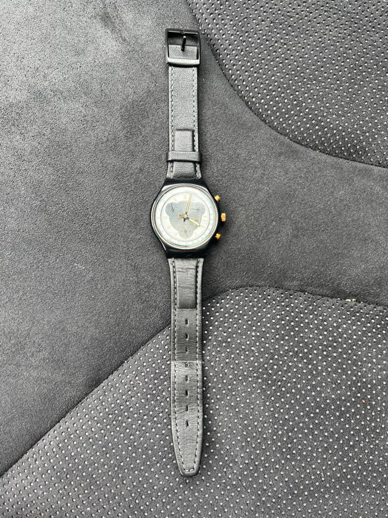 1992 retro Swatch Horloge - Zwart met Gouden Details, Overige merken, Overige materialen, Polshorloge, 1960 of later