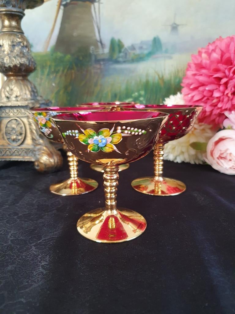 Set van 4 Antieke Boheemse Robijnrode glazen, Antiek en Kunst, Antiek | Glas en Kristal, Ophalen of Verzenden