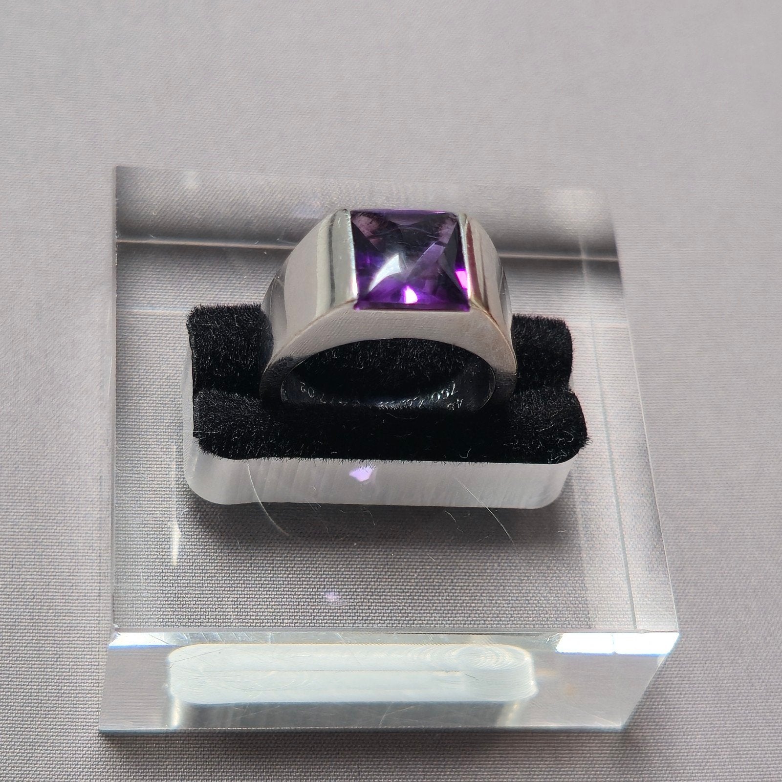 Exclusieve Cartier 'Tank' Ring – 18k Witgoud met Amethist, Ophalen of Verzenden, Zo goed als nieuw, Dame, Goud