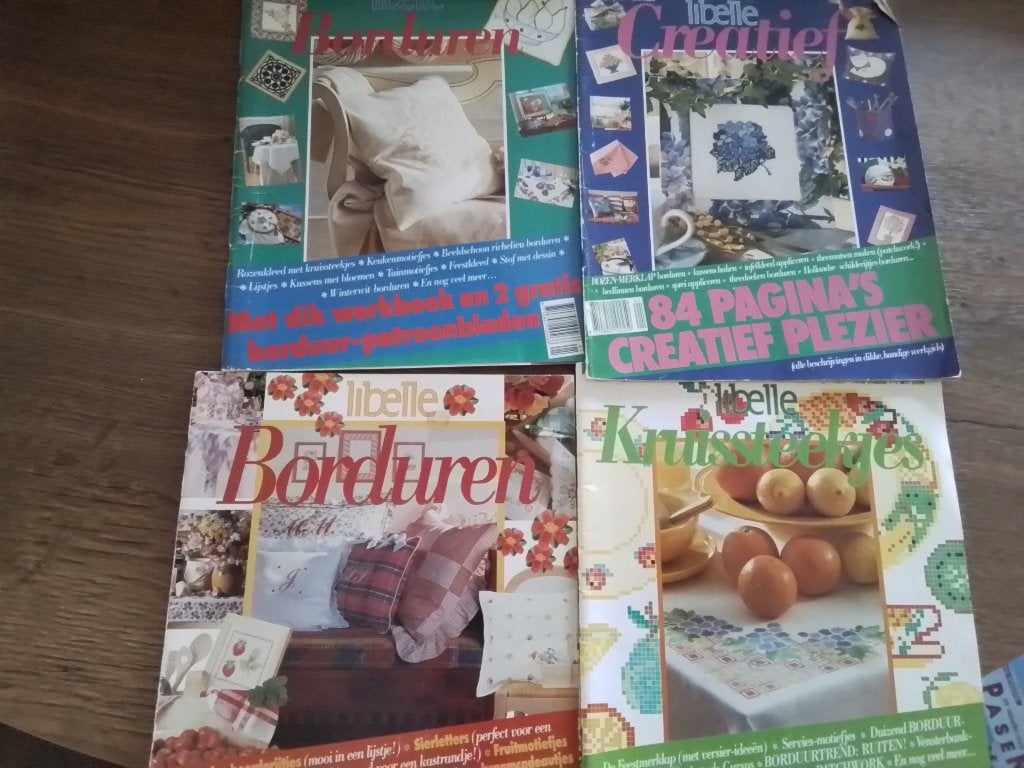 4 libelle, Ophalen of Verzenden, Zo goed als nieuw, Handborduren, Patroon