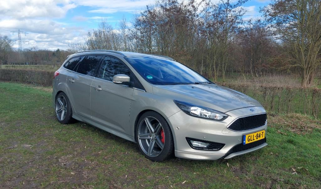 Ford Focus 1.5 Ecoboost 110KW Wagon AUT 2015 Grijs, Auto's, 1498 cc, 4 cilinders, 150 pk, Leder en Stof