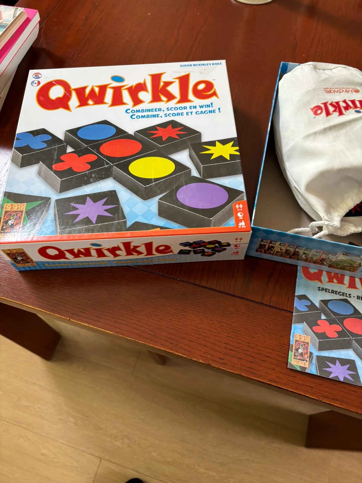 Qwirkle spel met grote houten stenen, Een of twee spelers, Ophalen of Verzenden, Zo goed als nieuw