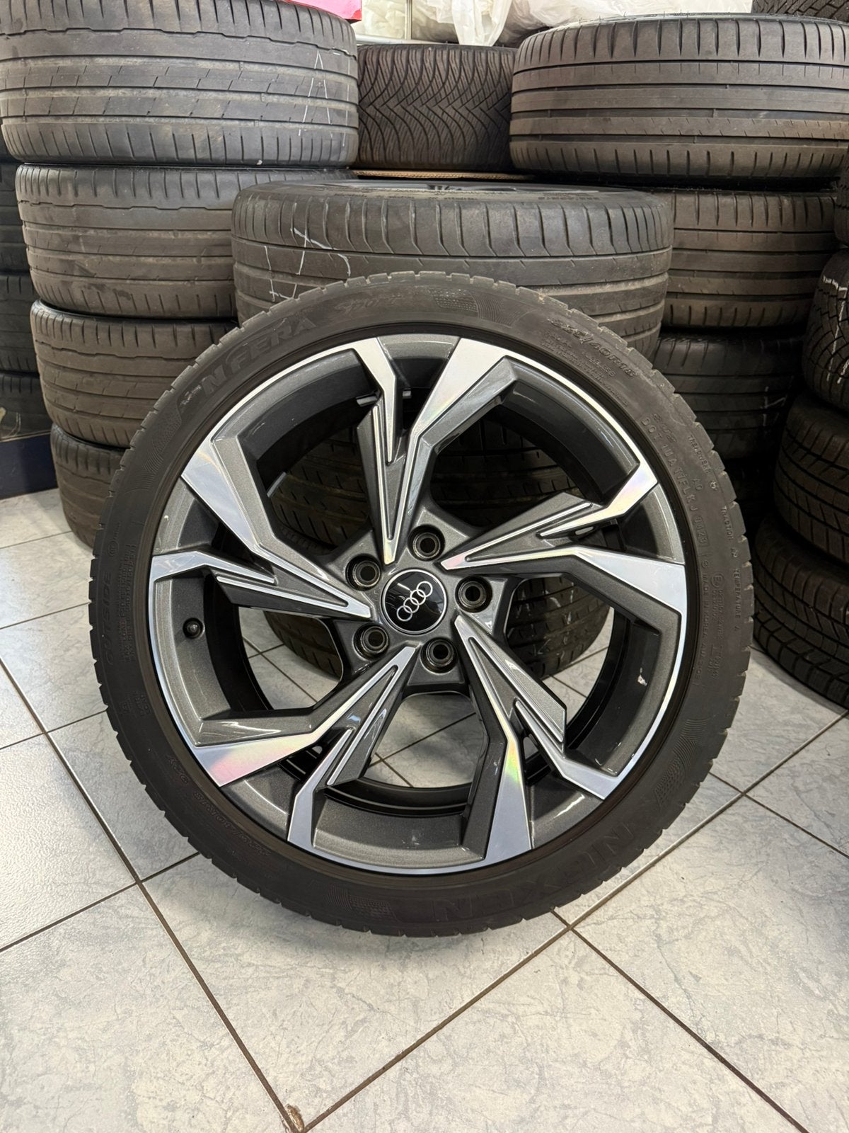 Originele set Audi A3 8Y Zomer ☀️ wielen 18 inch velgen, Auto-onderdelen, Banden en Velgen, 18 inch, Gebruikt, Banden en Velgen