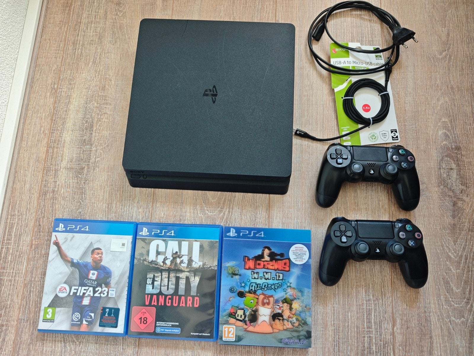 PS4 Slim 1TB met 2 controllers en 3 games fifa call of duty, Met 2 controllers, Ophalen of Verzenden, 1 TB, Slim