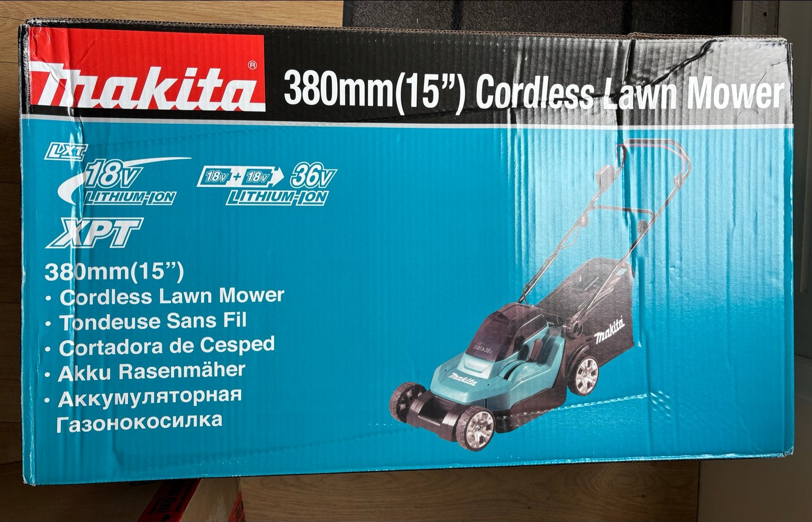 Makita Accu Grasmaaier DLM382Z Nieuw in doos, Cirkelmaaier, Accu-grasmaaier, Nieuw, Ophalen of Verzenden
