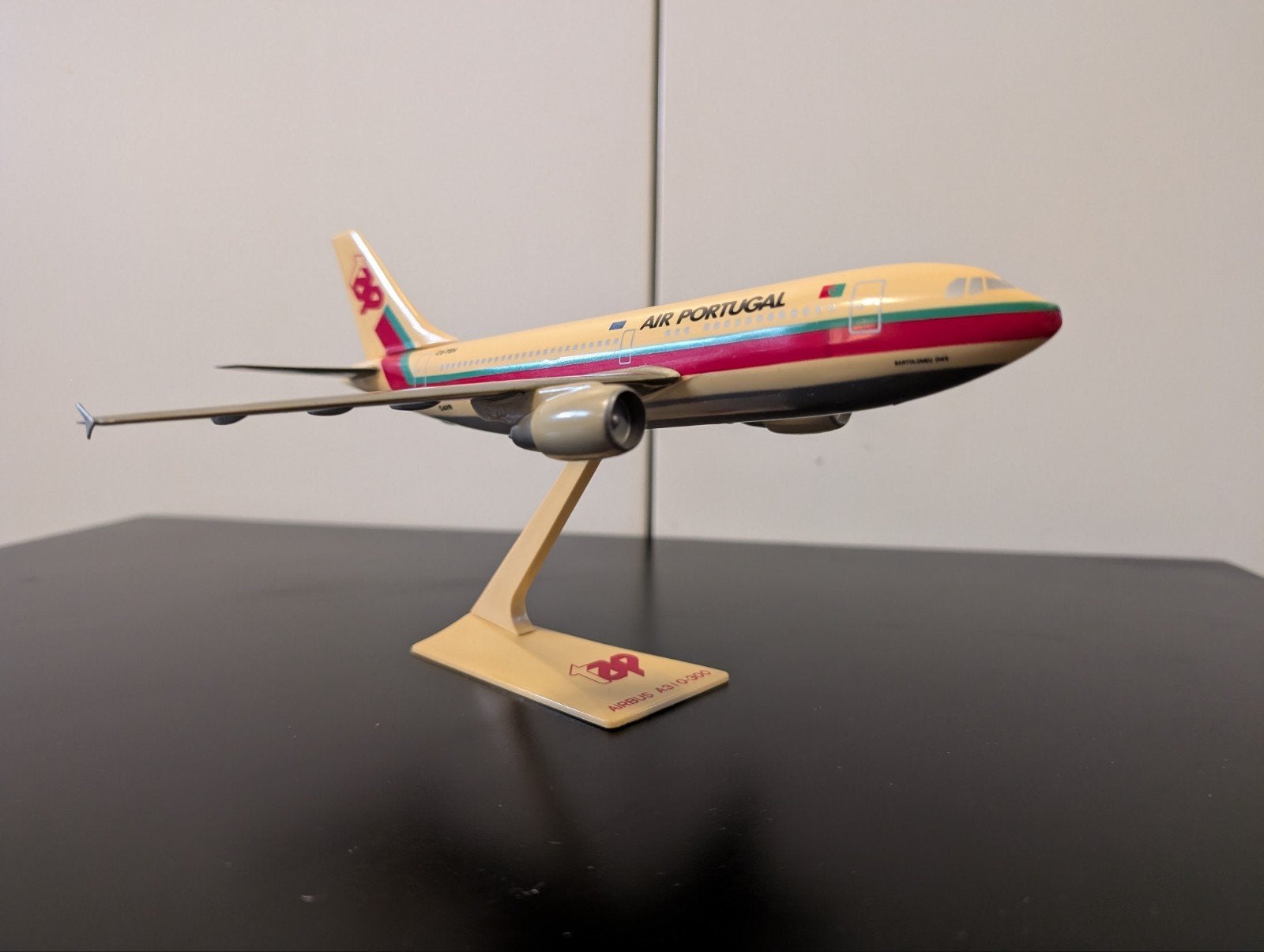 TAP Portugal Airbus A310 Schaalmodel 1:200, Ophalen of Verzenden, Gebruikt, Schaalmodel