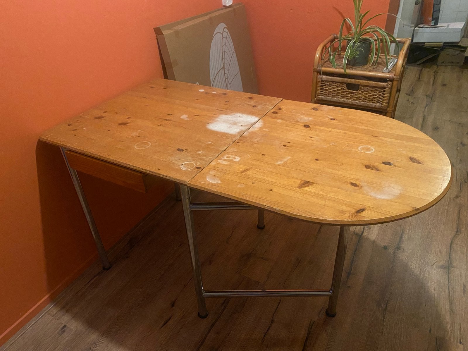 Inklapbare landelijke eettafel met metalen onderstel, Huis en Inrichting, Tafels | Eettafels, Ophalen, Gebruikt, 100 tot 150 cm